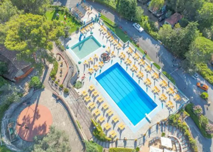 In Ferienresidenz With Pool Garlenda